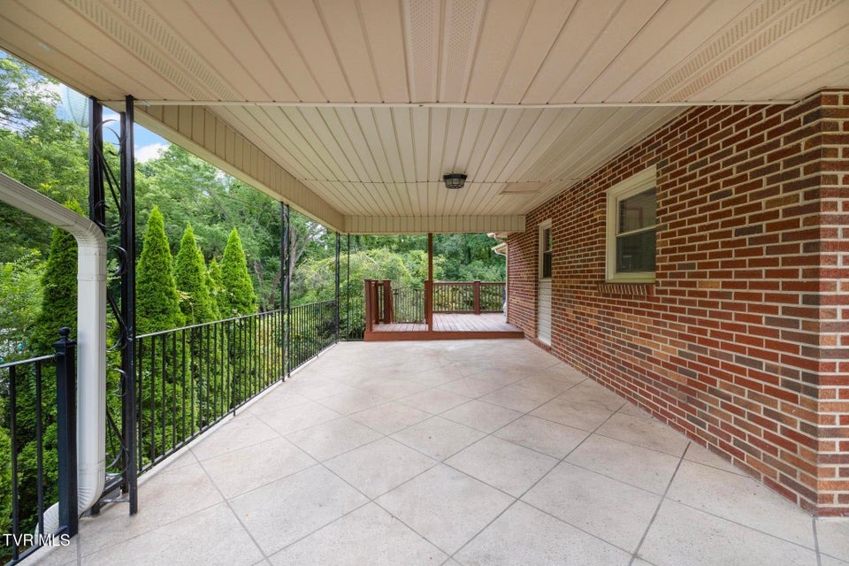 Photo #32: 705 Hilltop Drive