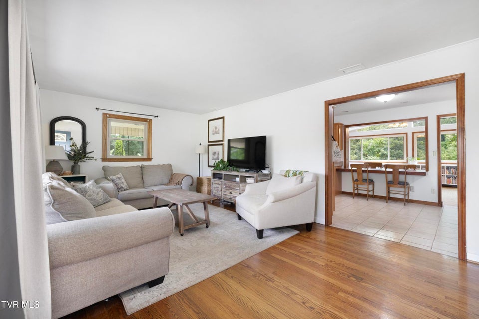 Photo #4: 705 Hilltop Drive