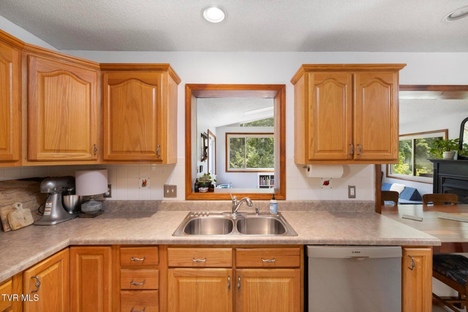 Photo #11: 705 Hilltop Drive