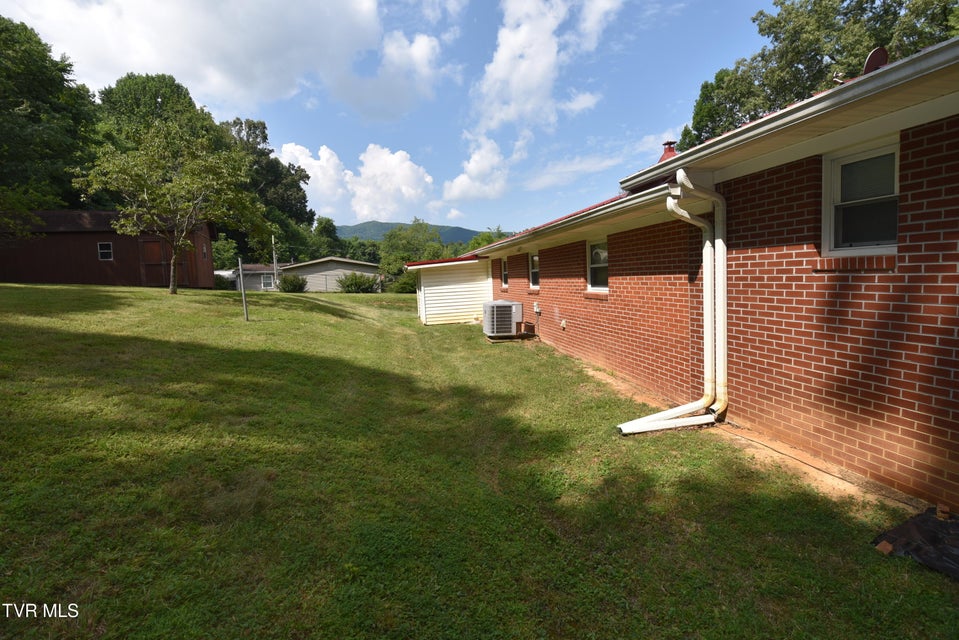 Photo #8: 127 Sewanee Road