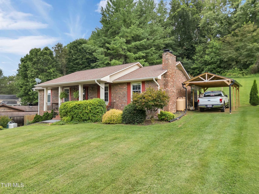 Photo #5: 5009 Surrey Drive