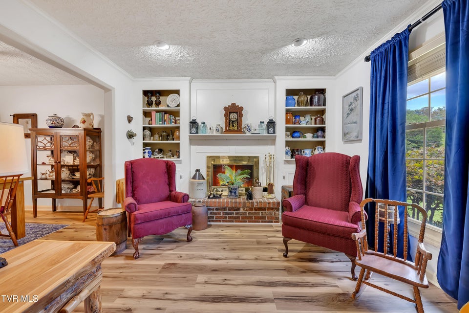 Photo #6: 5009 Surrey Drive