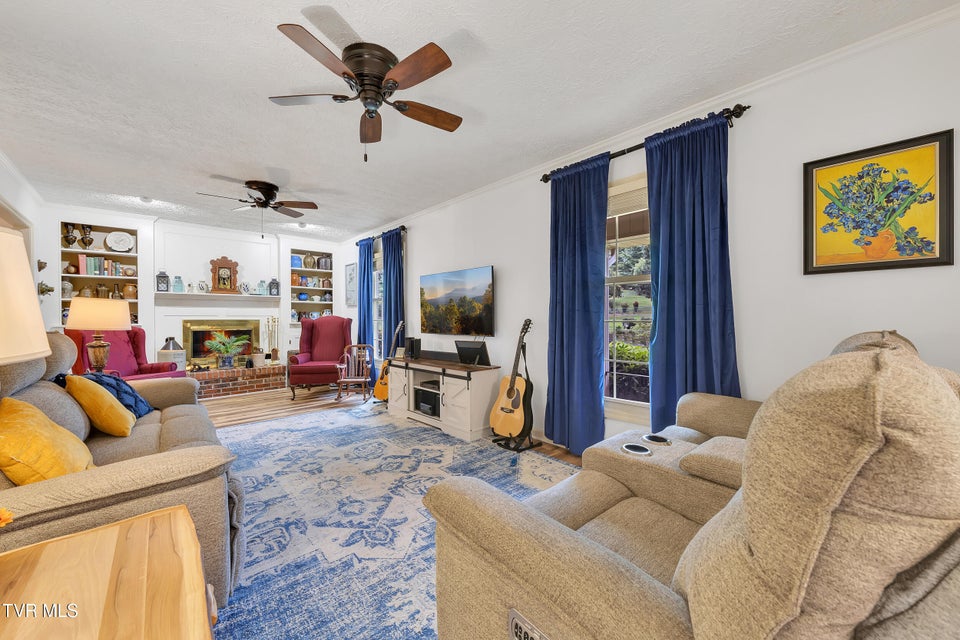 Photo #8: 5009 Surrey Drive