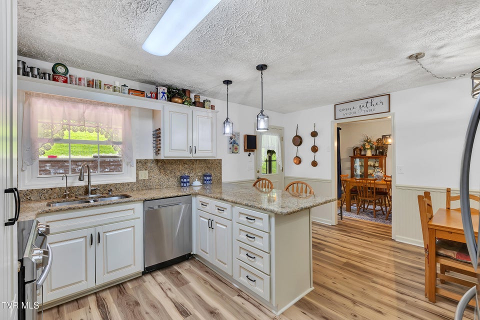 Photo #16: 5009 Surrey Drive