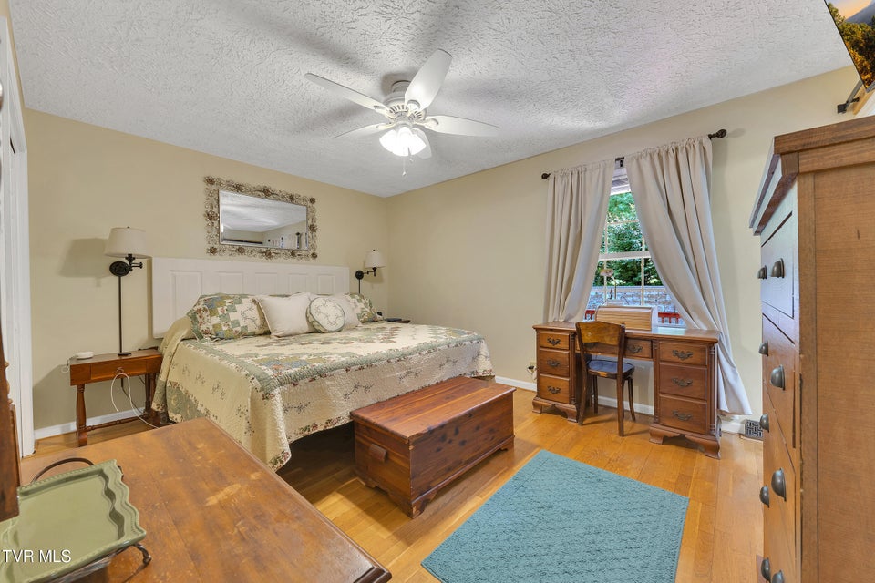 Photo #23: 5009 Surrey Drive
