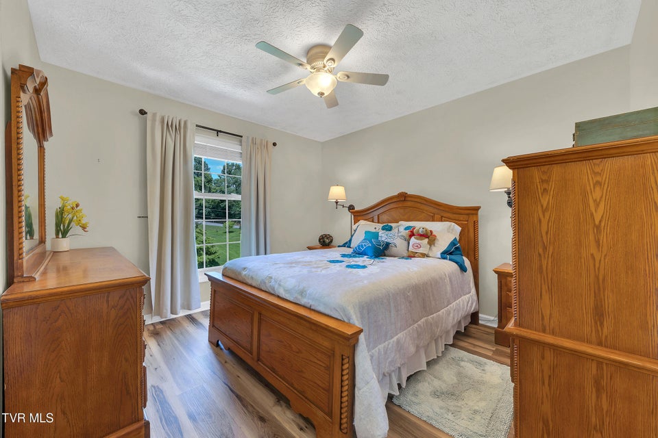 Photo #26: 5009 Surrey Drive