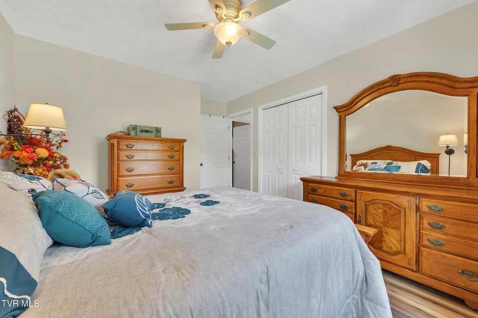Photo #27: 5009 Surrey Drive