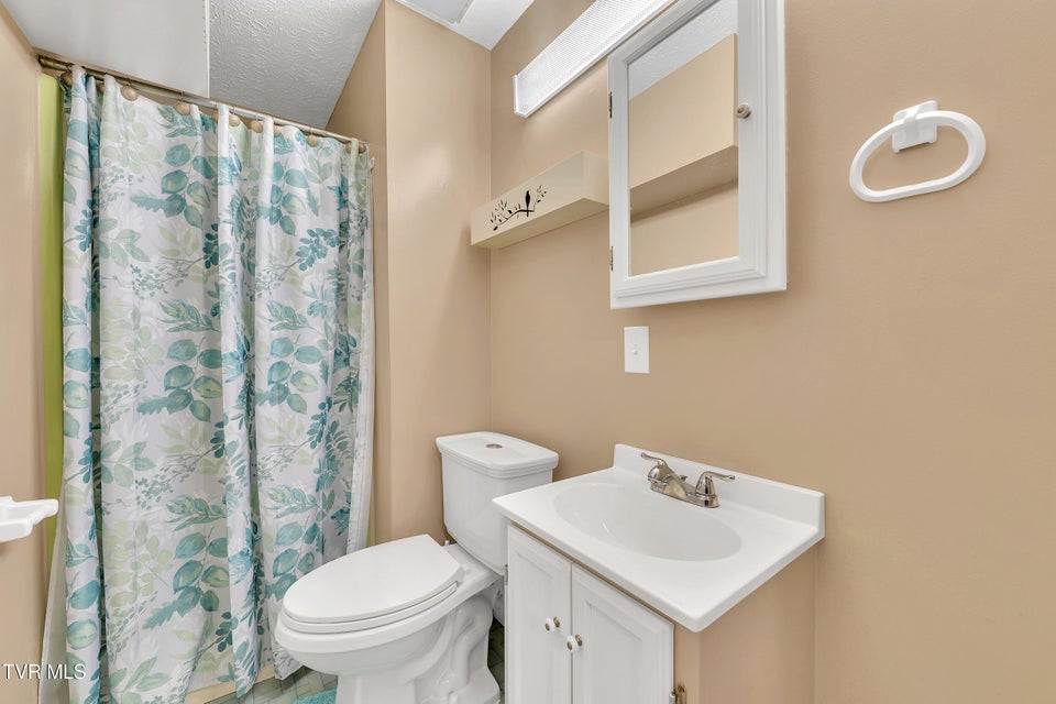 Photo #37: 5009 Surrey Drive