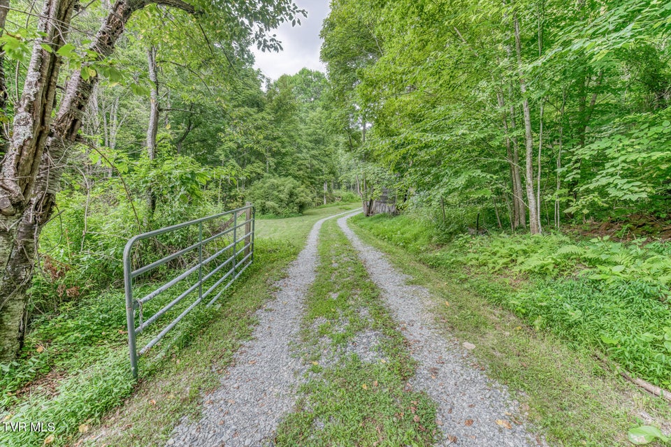 Photo #10: 134 Old Church Road