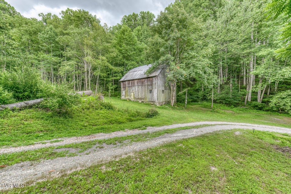 Photo #28: 134 Old Church Road