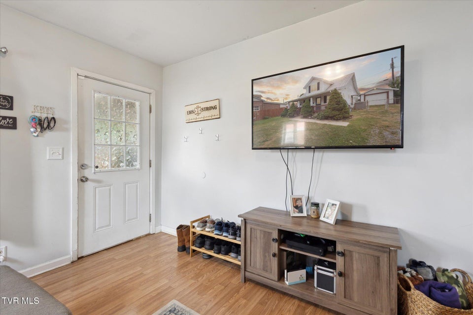 Photo #7: 1261 Chestnut Street