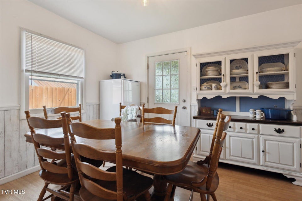 Photo #8: 1261 Chestnut Street