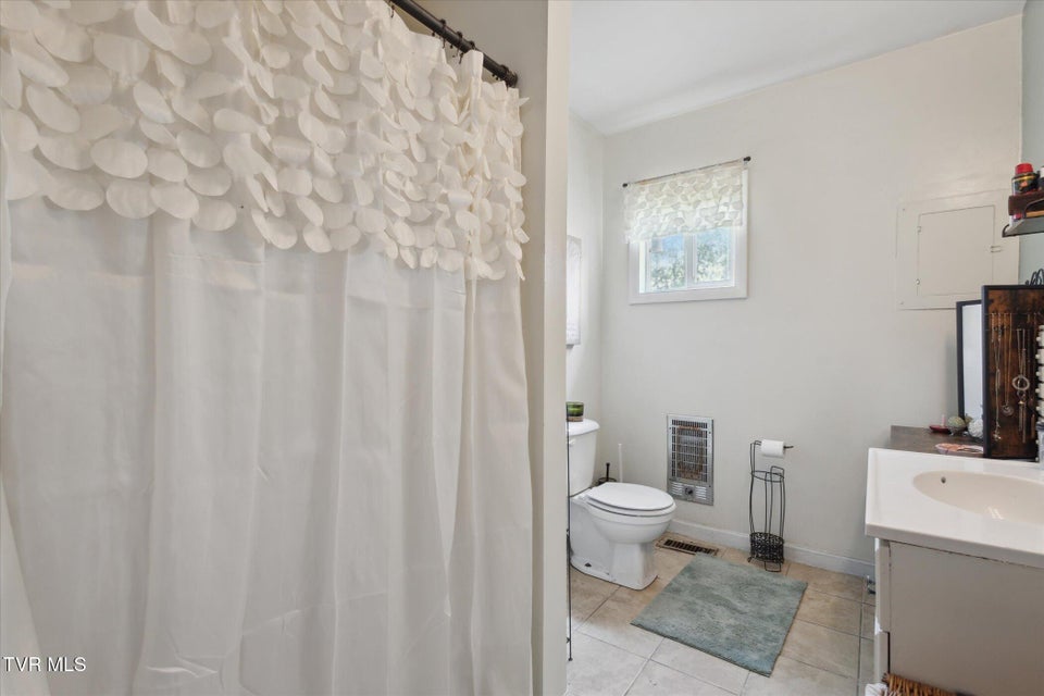 Photo #12: 1261 Chestnut Street