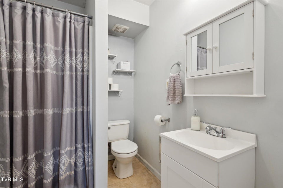Photo #19: 1261 Chestnut Street