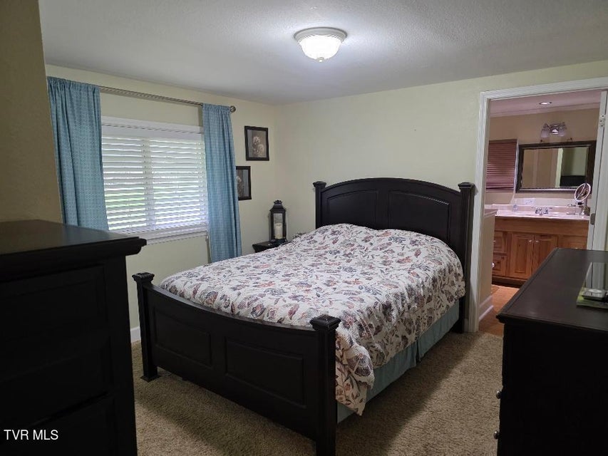 Photo #11: 214 Elliott Avenue