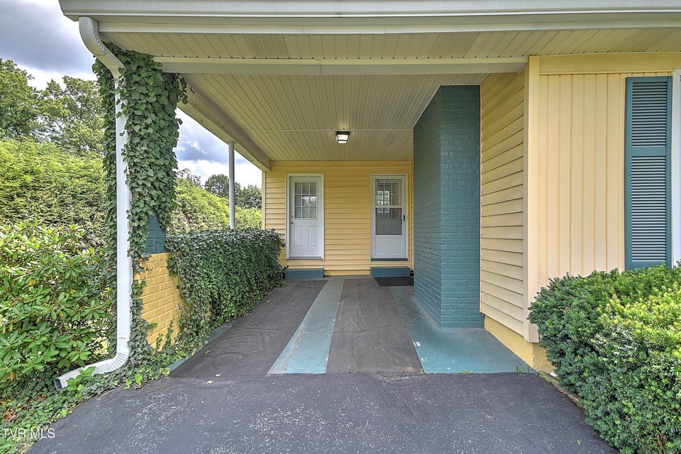 Photo #4: 2120 Osborne Street