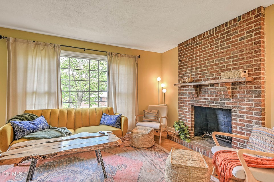 Photo #9: 2120 Osborne Street