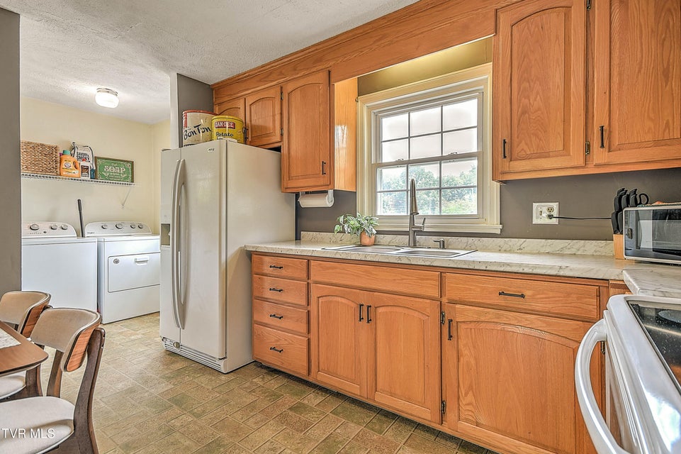 Photo #13: 2120 Osborne Street