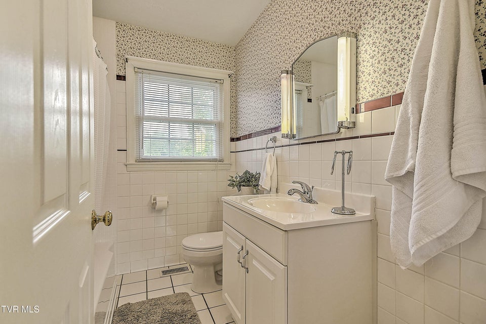 Photo #22: 2120 Osborne Street