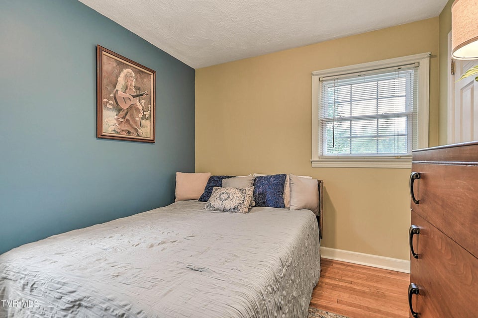 Photo #25: 2120 Osborne Street