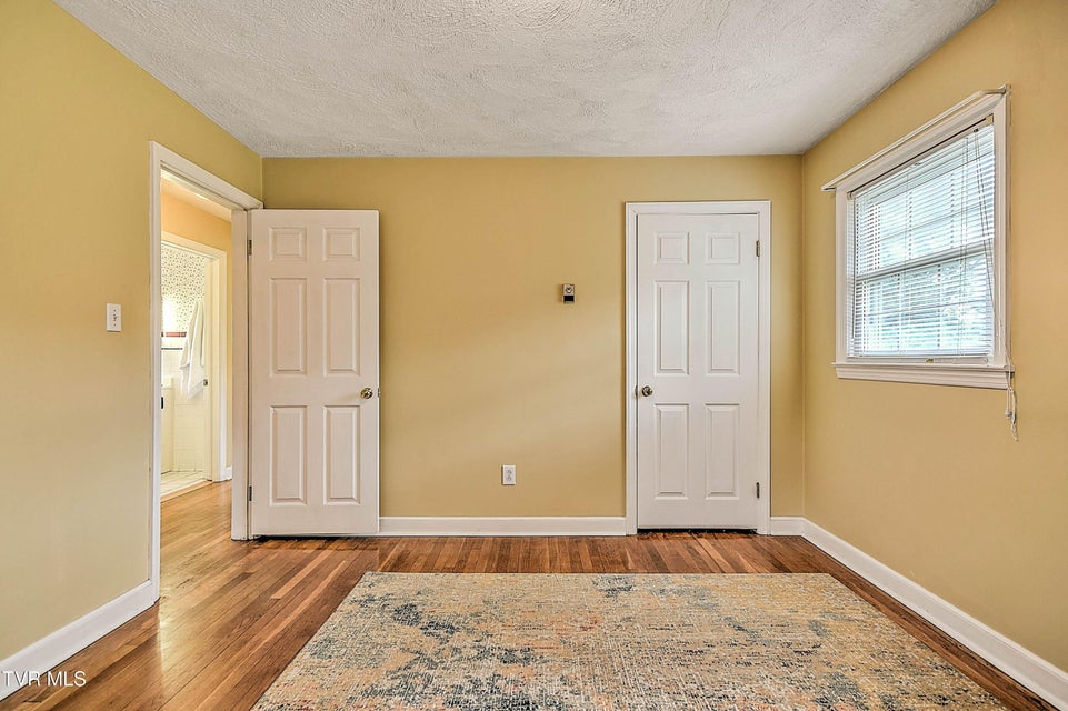 Photo #29: 2120 Osborne Street
