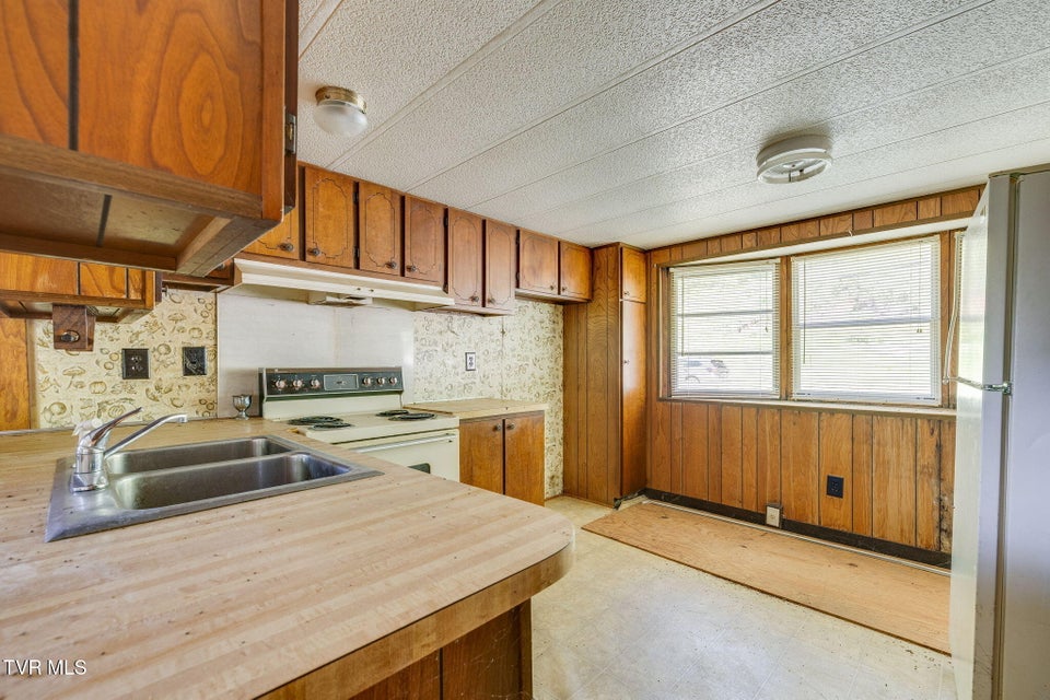 Photo #13: 1108 &1112 Walnut Drive
