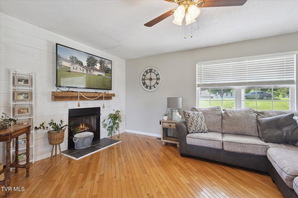 Photo #7: 26252 Beech Circle