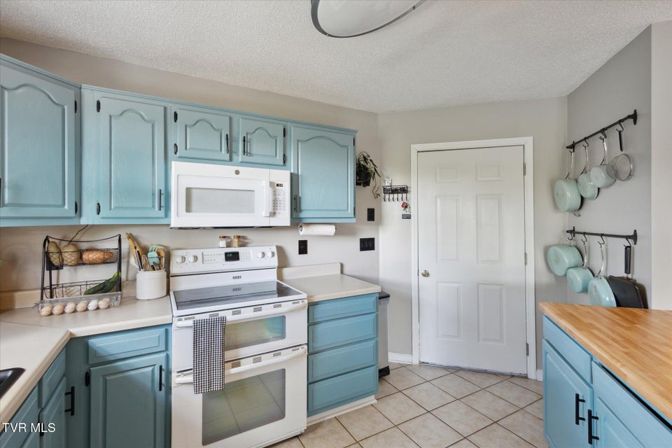 Photo #12: 26252 Beech Circle