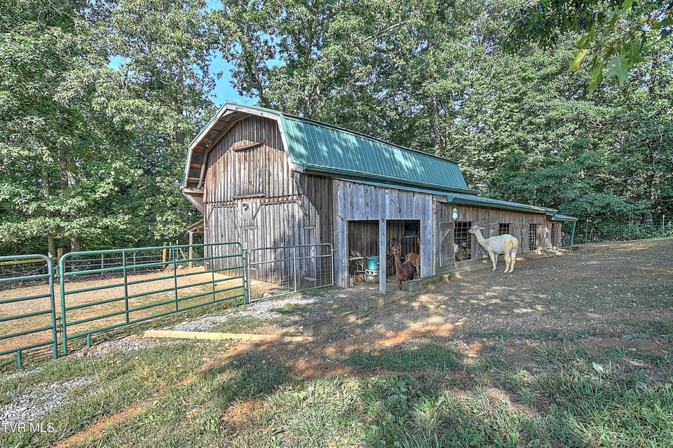 Photo #57: 133 Hartmantown Road