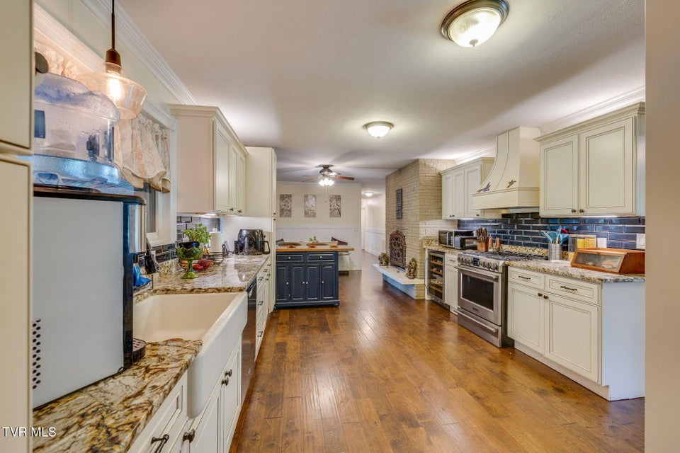 Photo #13: 225 Dogwood Lane