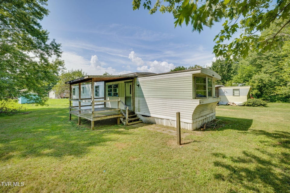 Photo #3: 1108 &1112 Walnut Drive