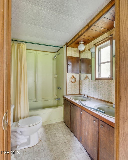 Photo #19: 1108 &1112 Walnut Drive