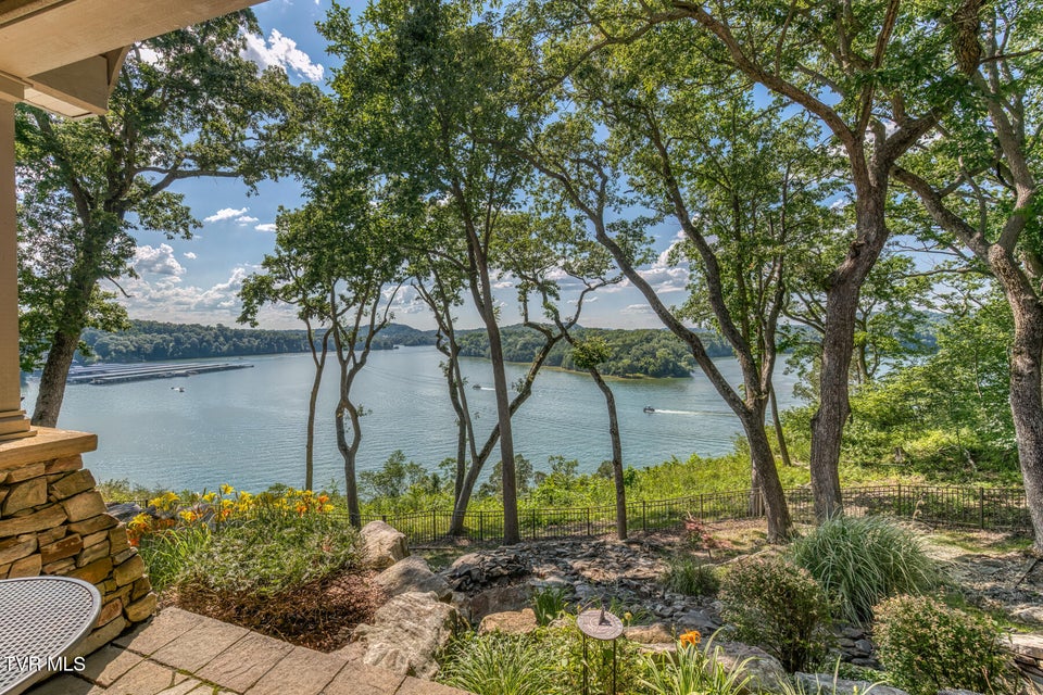 Photo #11: 620 Harbor Point Drive