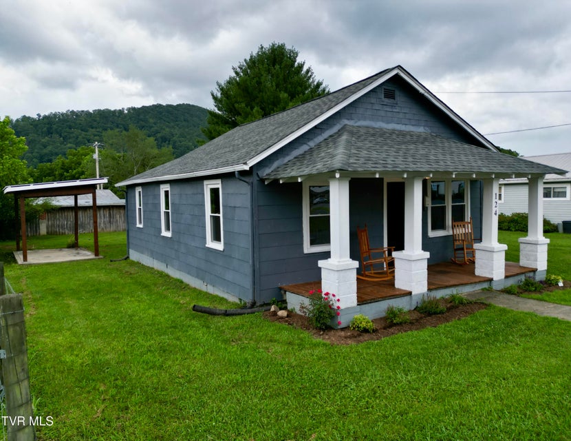 Photo #3: 124 Mary Street