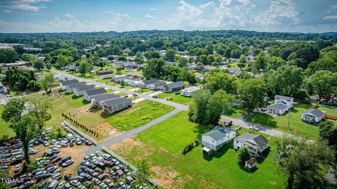 Photo #10: 1700 Millard Street