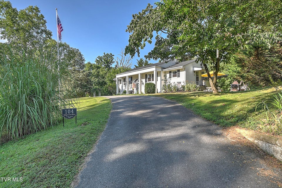 Photo #2: 104 Ridgecrest Drive