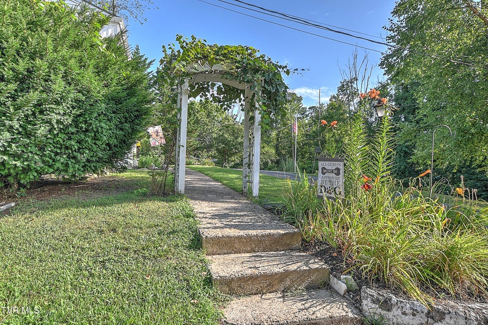 Photo #3: 104 Ridgecrest Drive