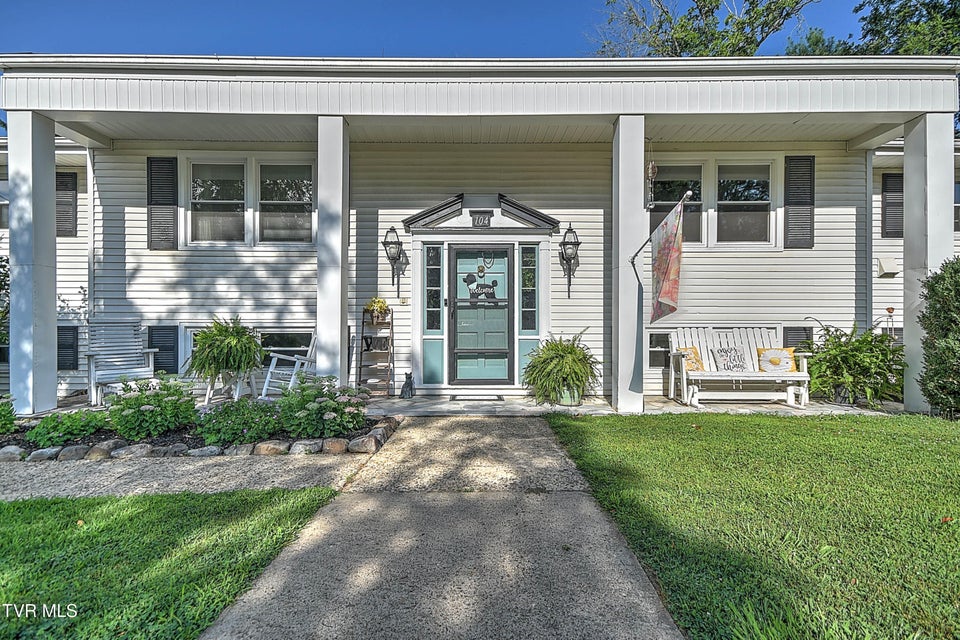 Photo #4: 104 Ridgecrest Drive