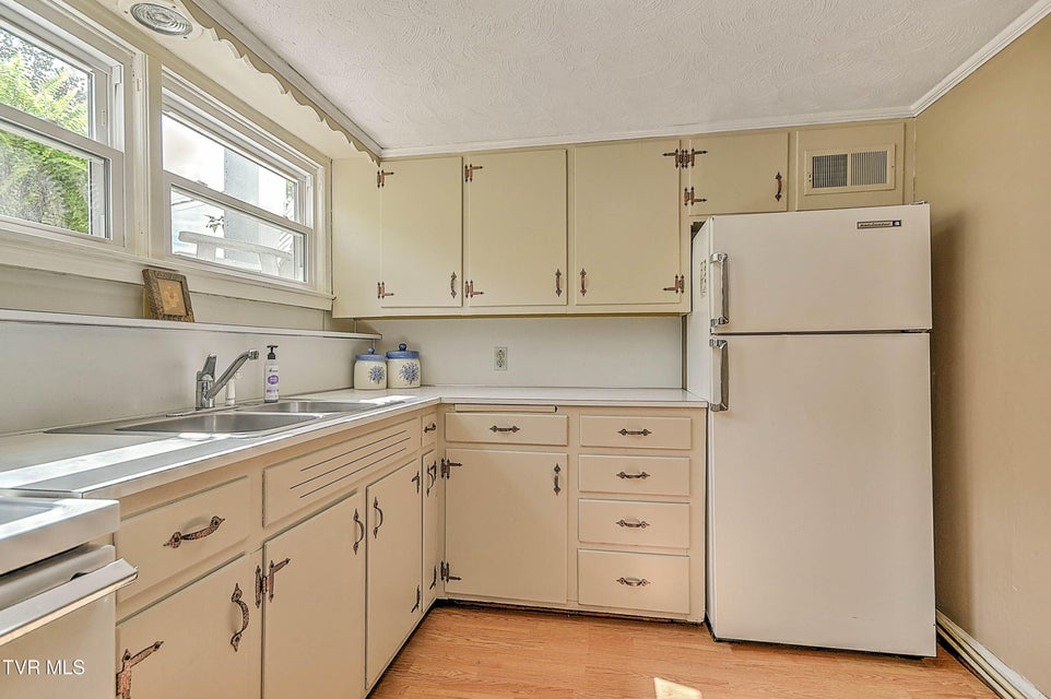 Photo #35: 104 Ridgecrest Drive