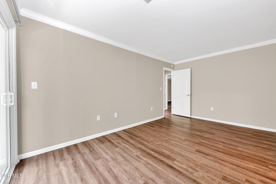 Photo #14: 1900 Manor Court