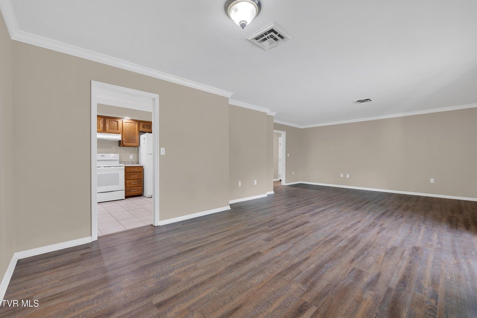 Photo #5: 1900 Manor Court