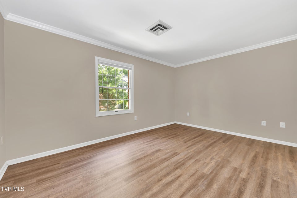 Photo #19: 1900 Manor Court