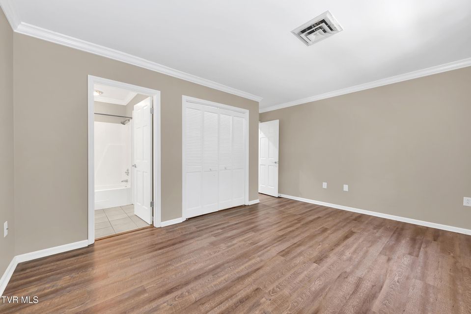 Photo #20: 1900 Manor Court
