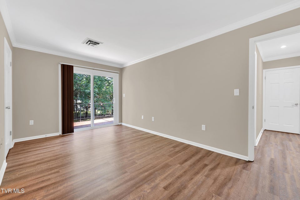 Photo #15: 1900 Manor Court
