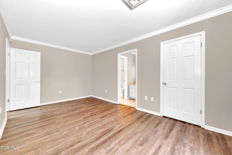 Photo #16: 1900 Manor Court