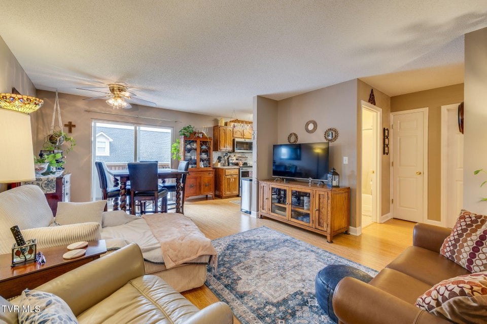Photo #6: 103 Hallbrook Drive