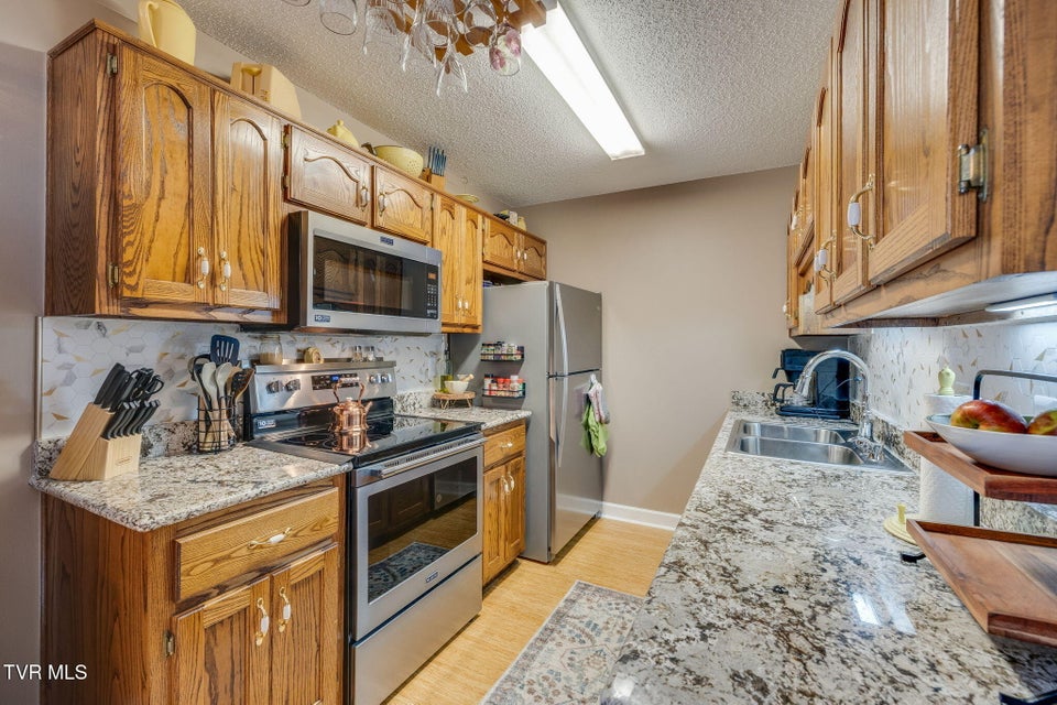 Photo #11: 103 Hallbrook Drive
