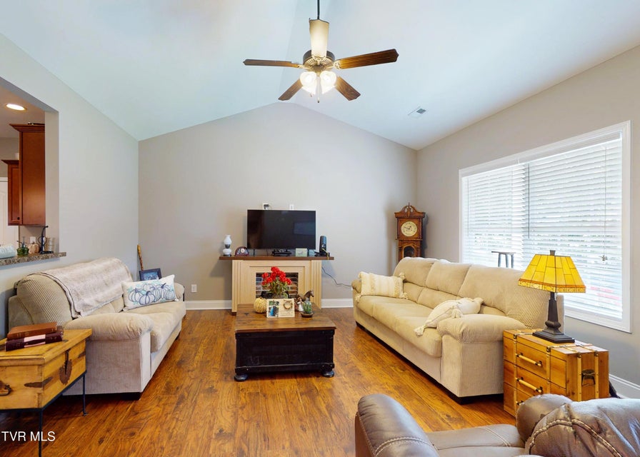 Photo #4: 219 Parkway Boulevard