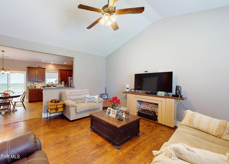 Photo #5: 219 Parkway Boulevard