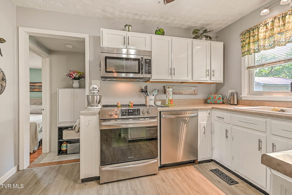 Photo #12: 1106 Cedar Street